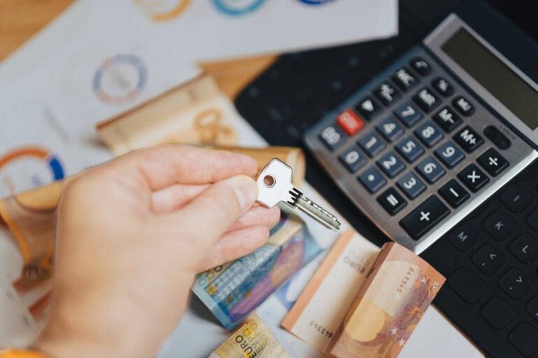 Fundos Imobiliários - Foto de Jakub Zerdzicki